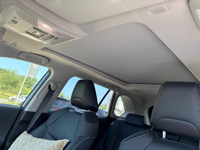 Toyota RAV4 2.5 Hybrid AWD Executive Premium Pack, Panoramisch/schuifkantel dak, 1650 KG met Trekhaak, Apple Carplay/Android Auto!