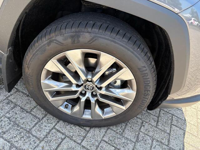 Toyota RAV4 2.5 Hybrid AWD Executive Premium Pack, Panoramisch/schuifkantel dak, 1650 KG met Trekhaak, Apple Carplay/Android Auto!