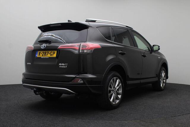 Toyota RAV4 2.5 Hybrid Style 2016 | Automaat | Navigatie | Dealer Onderhouden | Cruise Control | DAB Radio | Stuurwiel Bediening | Trekhaak | Lichtmetaal | Boekjes | Keyless | 2 Sleutels | Achteruitrij Camera |