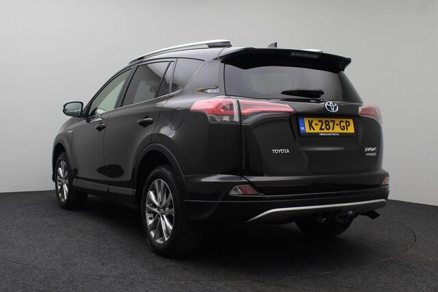 Toyota RAV4 2.5 Hybrid Style 2016 | Automaat | Navigatie | Dealer Onderhouden | Cruise Control | DAB Radio | Stuurwiel Bediening | Trekhaak | Lichtmetaal | Boekjes | Keyless | 2 Sleutels | Achteruitrij Camera |