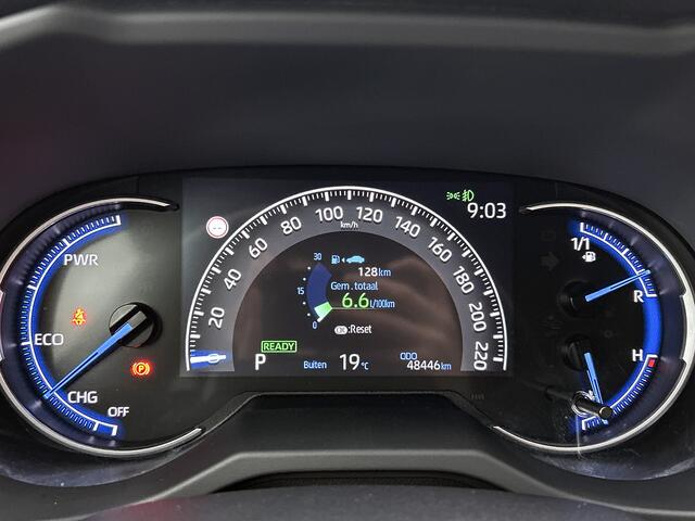 Toyota RAV4 2.5 Hybrid AWD Black Edition | 1.659 KG Trekgewicht | JBL | Stoelverwarming | Navigatie | Apple Carplay / Android Auto |