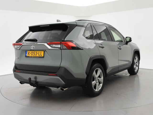 Toyota RAV4 2.0 VVT-iE AUT. + LEDER | TREKHAAK | CAMERA | ADAPTIVE CRUISE | JBL | STOELVERW. | CARPLAY