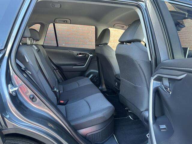 Toyota RAV4 2.5 Hybrid Dynamic: SUV met Klasse & Karakter!