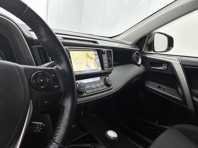 Toyota RAV4 2.5 Hybrid AWD Style | Navigatie | Camera | Trekhaak | Verwarmbaar stuur |