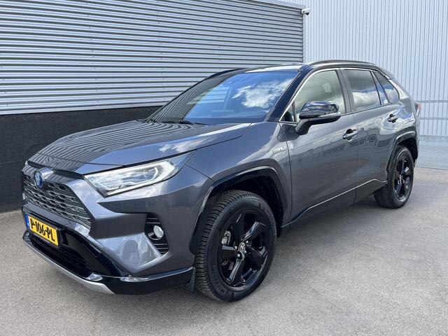 Toyota RAV4 2.5 Hybrid AWD Bi-Tone Trekhaak, Navigatie, Stoelverwarming, Adaptieve cruise control, LMV, PDC, 4-season banden, LED, Historie bekend
