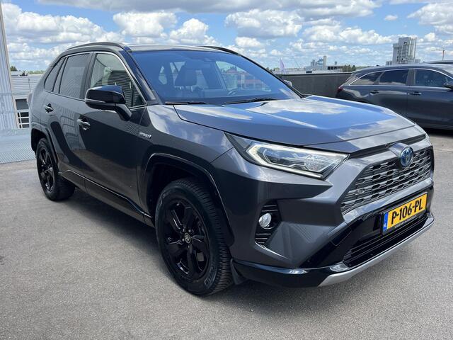 Toyota RAV4 2.5 Hybrid AWD Bi-Tone Trekhaak, Navigatie, Stoelverwarming, Adaptieve cruise control, LMV, PDC, 4-season banden, LED, Historie bekend