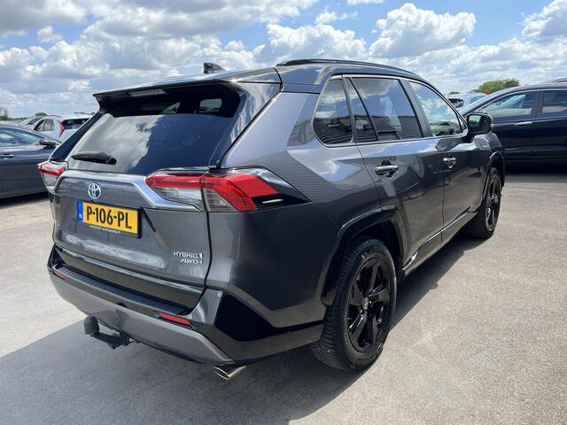 Toyota RAV4 2.5 Hybrid AWD Bi-Tone Trekhaak, Navigatie, Stoelverwarming, Adaptieve cruise control, LMV, PDC, 4-season banden, LED, Historie bekend