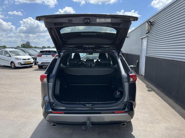 Toyota RAV4 2.5 Hybrid AWD Bi-Tone Trekhaak, Navigatie, Stoelverwarming, Adaptieve cruise control, LMV, PDC, 4-season banden, LED, Historie bekend