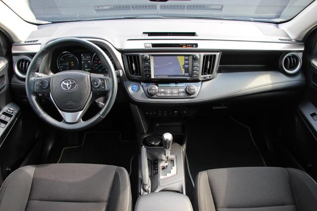 Toyota RAV4 2.5 Hybrid AWD Style **TREKHAAK/ 1650 KG TREKGEWICHT / NAVIGATIE/ GARANTIE**