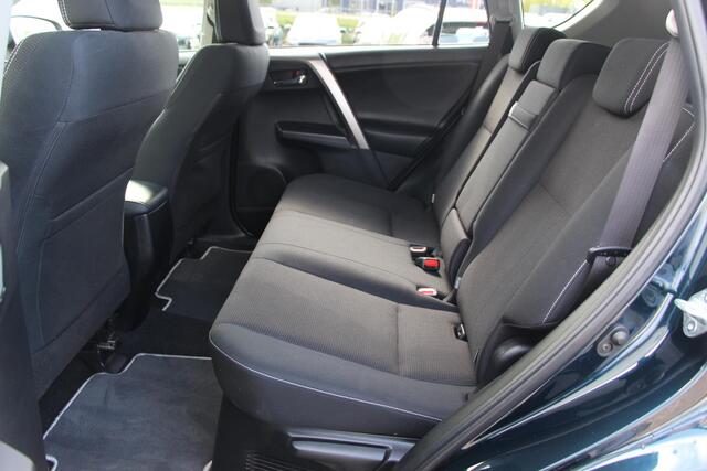 Toyota RAV4 2.5 Hybrid AWD Style **TREKHAAK/ 1650 KG TREKGEWICHT / NAVIGATIE/ GARANTIE**