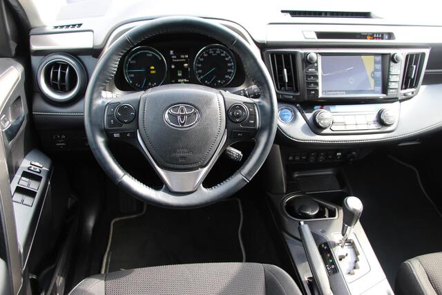 Toyota RAV4 2.5 Hybrid AWD Style **TREKHAAK/ 1650 KG TREKGEWICHT / NAVIGATIE/ GARANTIE**