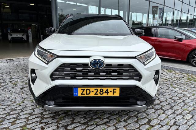 Toyota RAV4 2.5 Hybrid AWD Bi-Tone Innovation Pack,Trekhaak, Trekgewicht 1650kg geremd