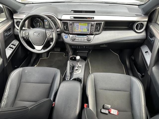 Toyota RAV4 2.5 Hybrid AWD Style Trekhaak | 18 inch | Blind spot