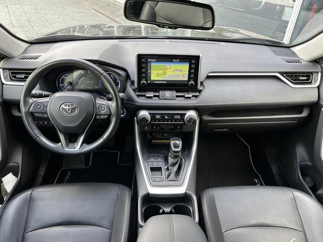 Toyota RAV4 2.5 Hybrid Executive **NAVIGATIE/ STOELVERWARMING VOOR EN ACHTER/ STOELVENTILATIE/ 36 MAANDEN GARANTIE**
