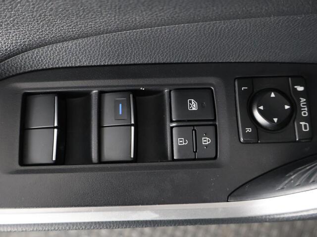 Toyota RAV4 2.5 HYBRID 4WD BUSINESS BLEULINE BI-TONE AWD. NAVI.CARPLAY.PDC.1650 KG TREKGEWICHT. GARANTIE TOT 2030!