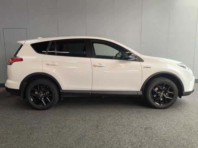 Toyota RAV4 2.5 Hybrid AWD Style 155PK 2019 Rijklaar + 12 maanden Bovag-garantie Henk Jongen Auto's in Helmond, al 50 jaar service zoals 't hoort!