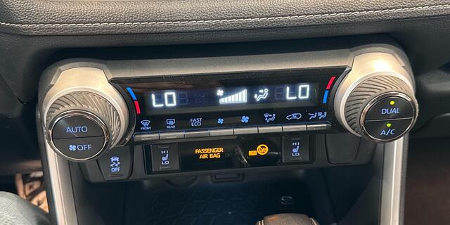 Toyota RAV4 2.5 Hybrid AWD Business Plus Limited | Trekhaak | Navigatie full map | stoelverwarming |