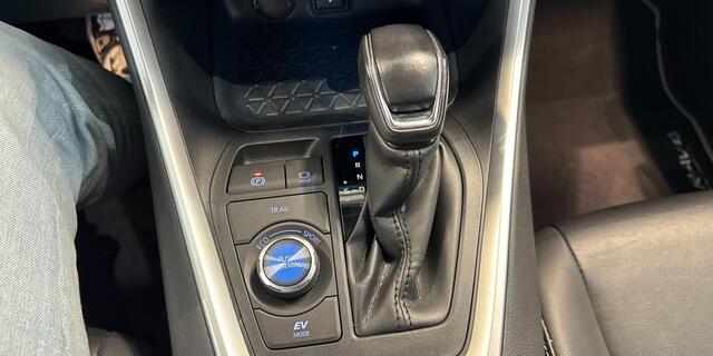 Toyota RAV4 2.5 Hybrid AWD Business Plus Limited | Trekhaak | Navigatie full map | stoelverwarming |