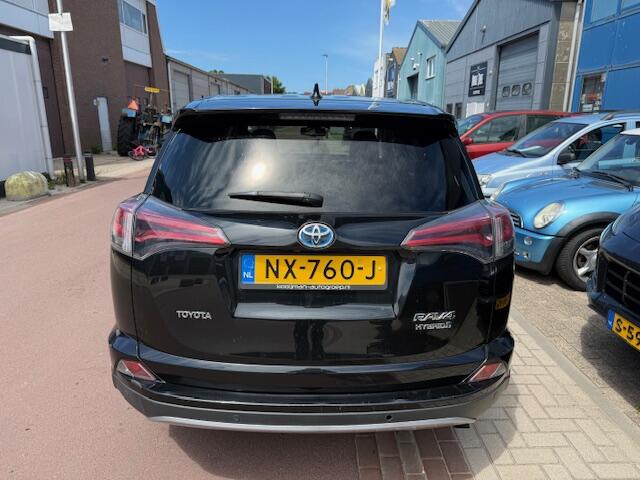 Toyota RAV4 2.5 Hybrid AWD Executive 2017 - ¤12.455 excl BTW LEDER int., Schuifdak, 18" LMV, etc. NAP + Boekjes zijn aanwezig.