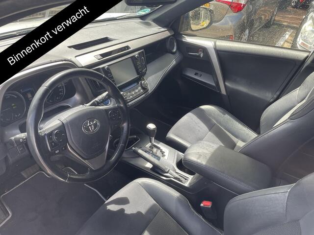 Toyota RAV4 2.5 Hybrid AWD Executive Business | 1650KG trekgewicht | Parkeersensoren | Navigatie | Afneembare Trekhaak