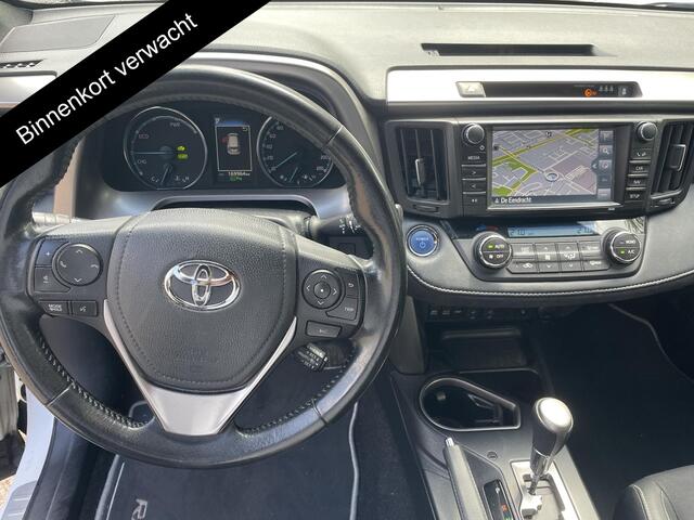 Toyota RAV4 2.5 Hybrid AWD Executive Business | 1650KG trekgewicht | Parkeersensoren | Navigatie | Afneembare Trekhaak