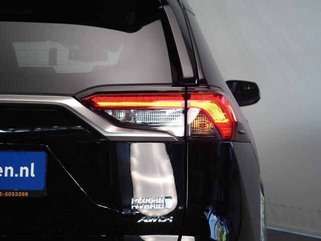 Toyota RAV4 2.5 Plug-in Hybrid AWD Bi-Tone Plus | Dodehoekdetectie | Noodremassistent | Adaptive Cruise Control | Lane Assist | Achteropkomend verkeer waarschuwing | Stuurwiel en Voorstoelen Verwarmd |