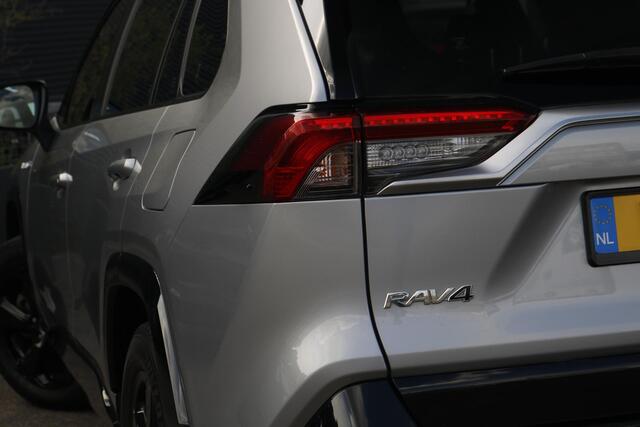 Toyota RAV4 2.5 Hybrid AWD Bi-Tone Panorama, Stoelverwarming