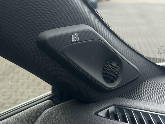 Toyota RAV4 2.5 Hybrid AWD Executive Bi-Tone | Trekhaak | JBL Audio | Camera | Dodehoek