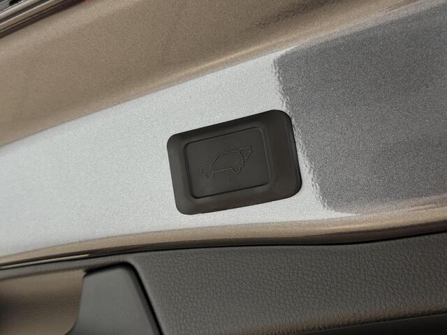 Toyota RAV4 2.5 PHEV AWD Style | Nieuw op voorraad | 1650kg Trekgewicht | Keyless | Connected services | Stoelverwarming |