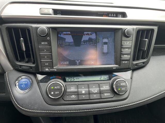 Toyota RAV4 2.5 Hybrid AWD Executive Business | Trekhaak | Stoel- + stuurverwarming | Navigatie | Camera's rondom |