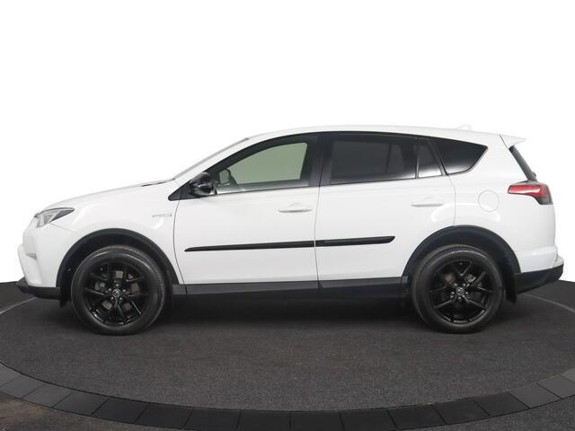 Toyota RAV4 2.5 Hybrid AWD Black Edition | Navigatie | ACC | 1650 kg. Trekgewicht! |