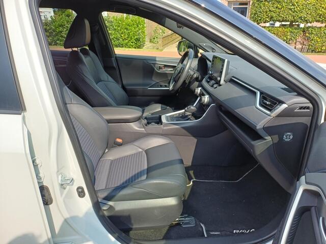 Toyota RAV4 2.5 Hybrid Bi-Tone