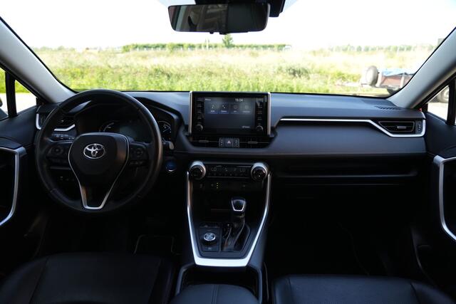 Toyota RAV4 2.5 Hybrid AWD Bi-Tone 220pk Stoelverwarming/AppleCarplay/Camera