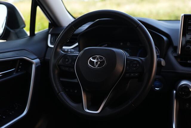 Toyota RAV4 2.5 Hybrid AWD Bi-Tone 220pk Stoelverwarming/AppleCarplay/Camera
