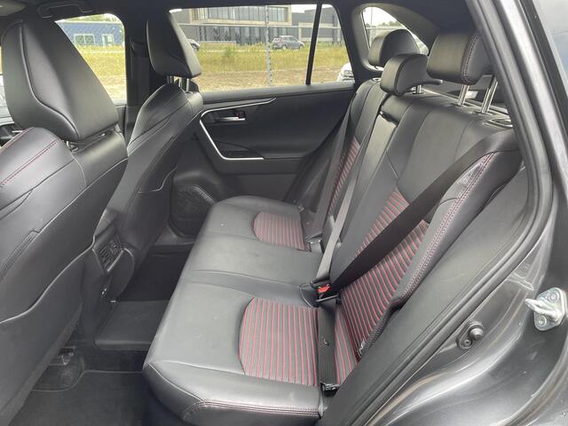 Toyota RAV4 2.5 Plug-in Hybrid AWD Style **DODE HOEK DETECTIE/ NAVIGATIE/ GARANTIE**
