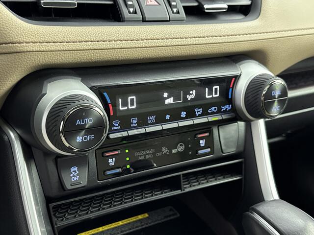 Toyota RAV4 2.5 Hybrid Executive Limited | Panoramic View Monitor | Leer | Stuur-/Stoelverwarming | Stoelventilatie | Lichtmetalen Velgen 18'' | Metaallak |