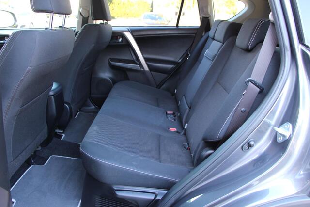 Toyota RAV4 2.5 Hybrid Style **NAVIGATIE/ PARKEERCAMERA/ 36 MAANDEN GARANTIE**