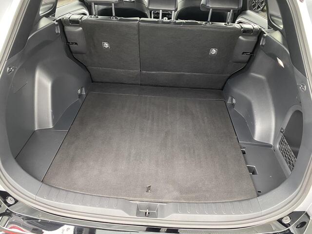 Toyota RAV4 2.5 Hybrid AWD Bi-tone Trekhaak, stoel- & stuurverwarming, keyless, achteruitrij camera, parkeersensoren v&a, navigatie Apple CarPlay/Android Auto