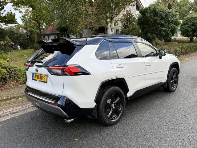 Toyota RAV4 2.5 Hybrid AWD 222PK Bi-ToneoPanooTrekhaakoJBL