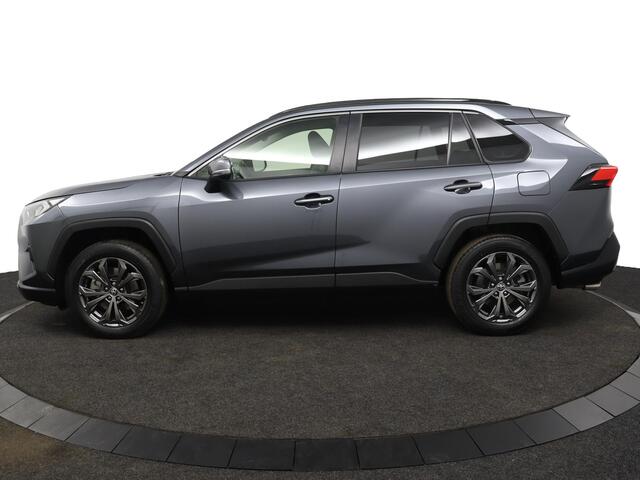 Toyota RAV4 2.5 Hybrid AWD Dynamic | Trekhaak | 1.650kg trekgewicht! | Electrische Achterklep | Adaptieve Cruise Control | Eerste Eigenaar! |