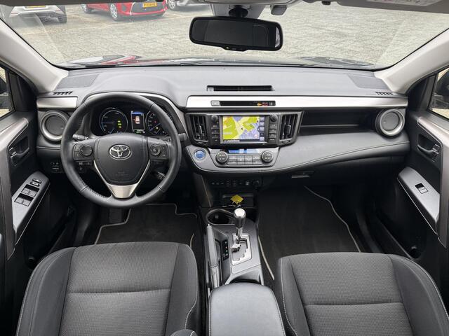 Toyota RAV4 2.5 Hybrid Style **NAVIAGTIE/ TREKHAAK/ ADAPTIEF CRUISE CONTROL/ 36 MAANDEN GARANTIE**