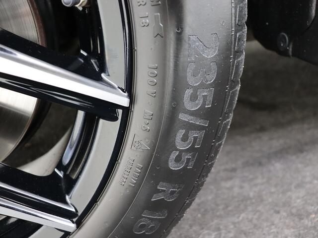 Toyota RAV4 2.5 Hybrid AWD Style | Afneembare trekhaak | Halflederen interieur | 1650 kg trekgewicht |