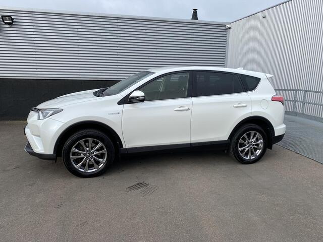 Toyota RAV4 2.5 Hybrid Style Trekhaak, navigatie, stoelverwarming, elektr. achterklep, keyless, cruise control, parkeersensoren