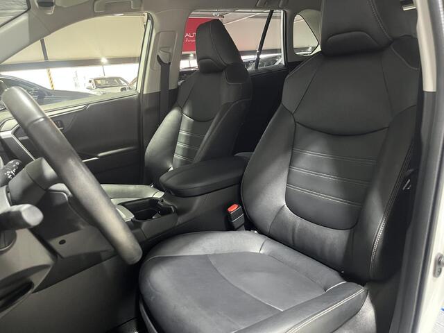 Toyota RAV4 2.5 Hybrid AWD Executive | AWD | Afn. Trekhaak | Parkeersensoren V+A | Leer | BSM | Stoel- & Stuurverwarming