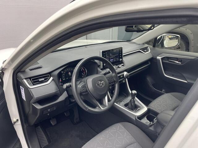 Toyota RAV4 2.0 VVT-iE Business | Benzine hangeschakeld | 2000 KG Trekgewicht | All Season Banden |