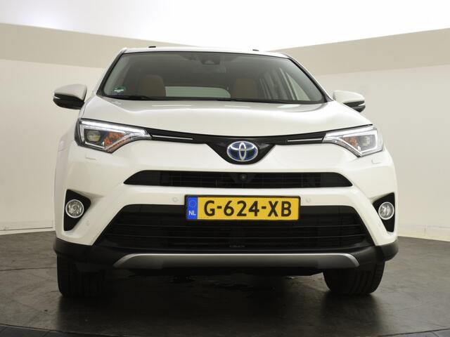 Toyota RAV4 2.5 Hybrid AWD Executive | Open dak | Navigatie | Trekhaak |