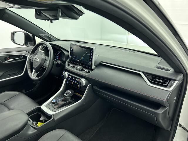Toyota RAV4 2.5 Plug-in Hybrid AWD Bi-Tone Plus | Navigatie | Panoramadak | JBL | Head-up | BLS | PDC |