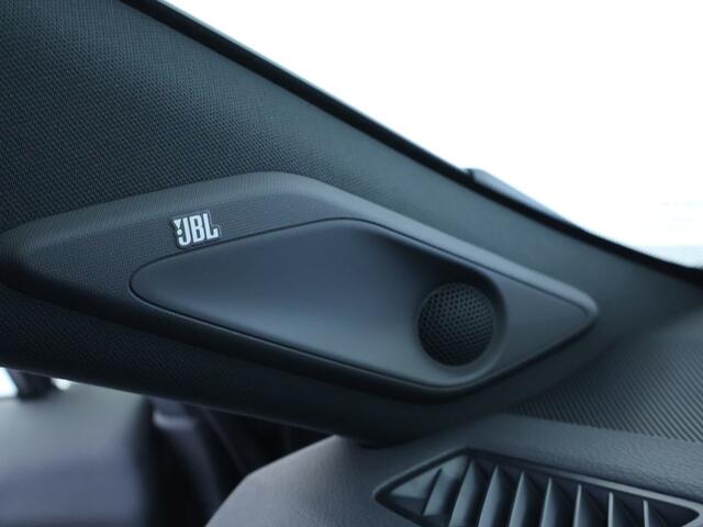 Toyota RAV4 2.5 Plug-in Hybrid AWD Bi-Tone Plus | Black Edition | All Seasonbanden | Bearlock | Klasse 3 Alarm |