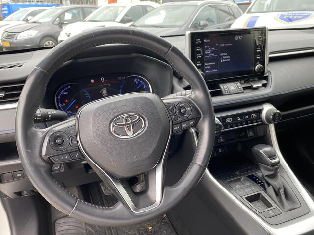 Toyota RAV4 2.5 Hybrid Style Bi Tone zwart dak ,Lage km stand! ,Incl. Bearlock ,Stoelverwarming ,Leder/Alcantara interieur ,Keyless ,Elek. bedienbare achterklep ,Adaptive cruise control