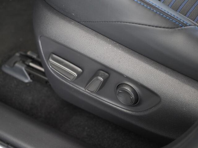 Toyota RAV4 2.5 Hybrid style Bi-tone | FACELIFT | JBL | Verwarmde Voorstoelen en Stuurwiel | Dodehoekdetectie | 360° Camera | Verwarmd Voorruit | Apple CarPlay/ Android Auto